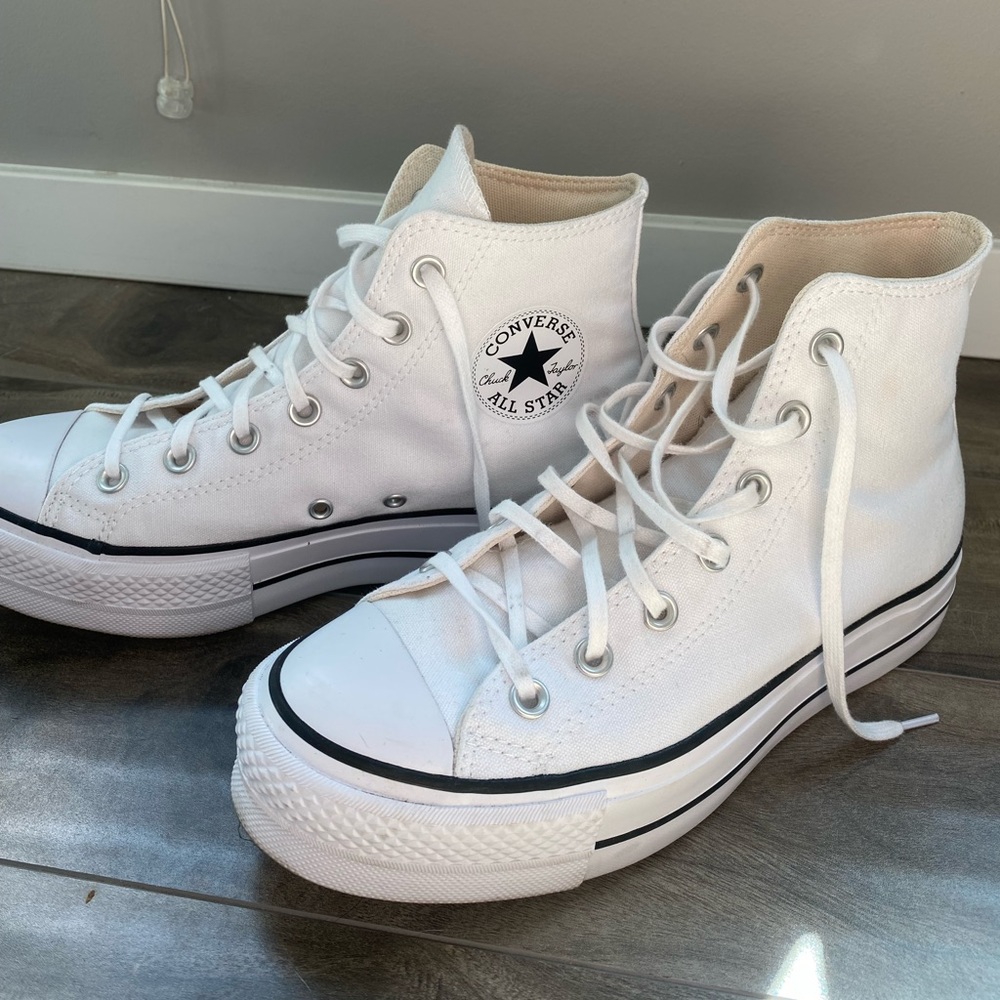 Converse Chuck Taylor All Star Platform White size 8.5womens/6.5 mens